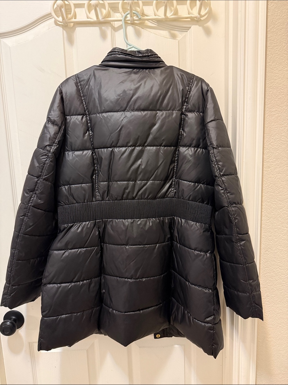 Apt. 9 Women's Black Quilted Puffer Jacket with Gold Hardware - Picture 2 of 3